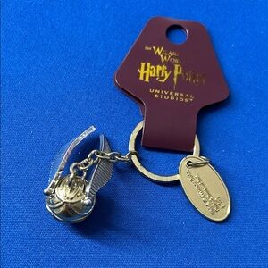 🖤NWT🔺Universal Studios Wizarding World of Harry Potter Golden Snitch Keychain